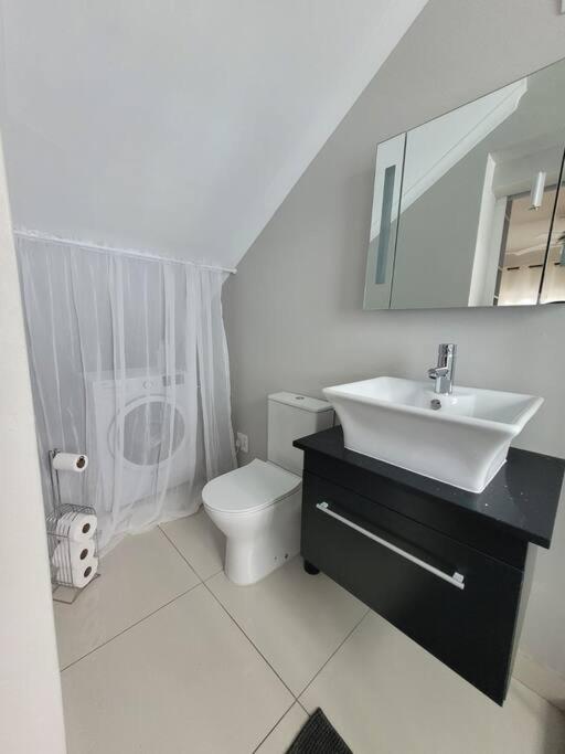 Ferienwohnung Downstairs @38 Port Elizabeth Exterior foto